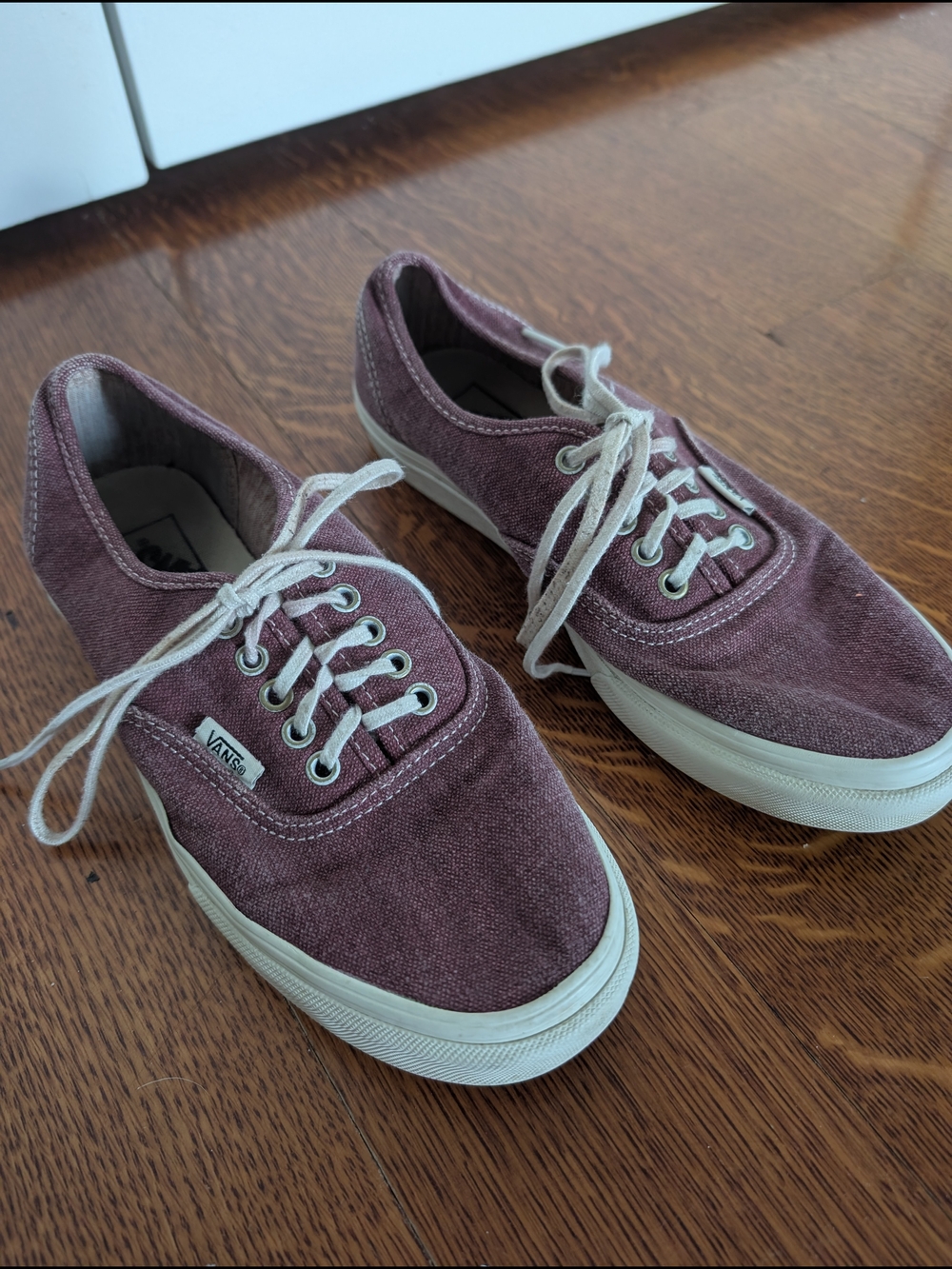 Vans Classic Canvas Low Top Sneakers in Purple - Women's 7.5